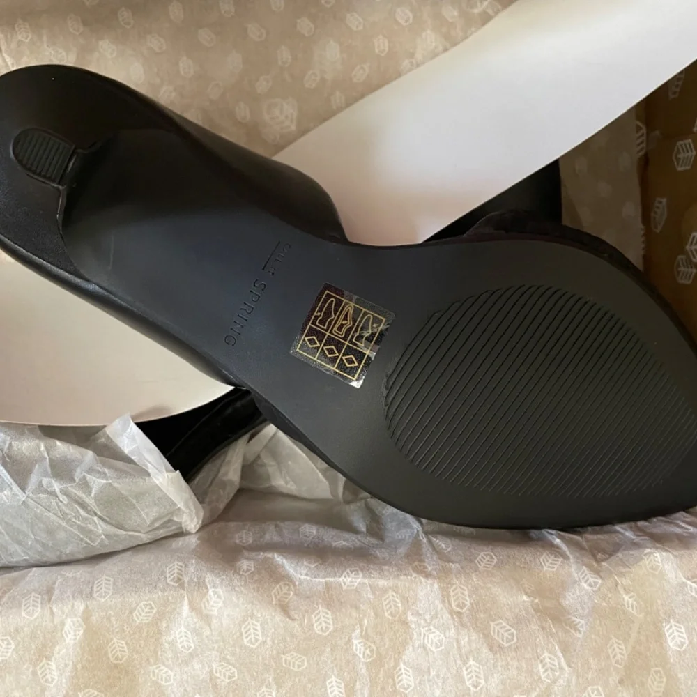 Heels - Picture 6 of 8